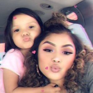 Meet your Posher, Elaina